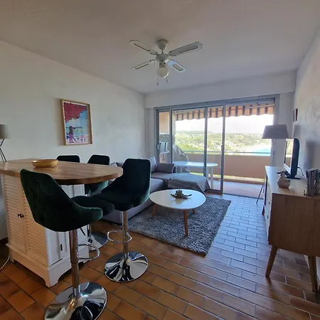 T2 Vue Mer, Proche & Parking Privee Apartment Bandol